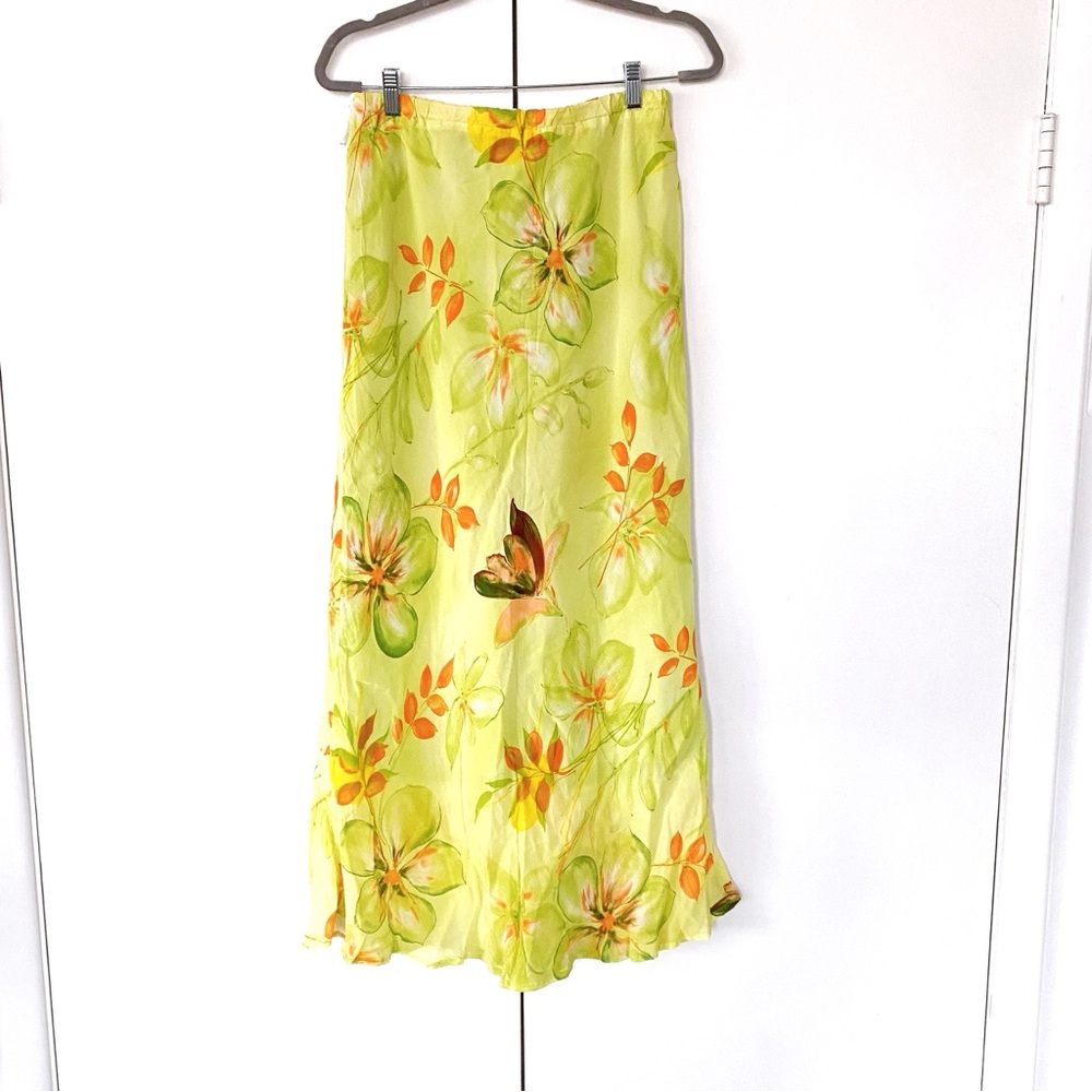 ELEGANT Lime Floral High Waist Maxi Skirt! 🍃 - Picture 6 of 16